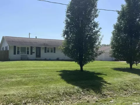909 E 15th St, Centralia, IL 62801 photo 1