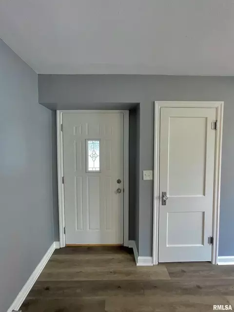 328 Jefferson Ave, Flora, IL 62839 photo 7