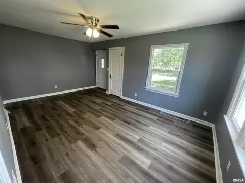 328 Jefferson Ave, Flora, IL 62839 photo 23