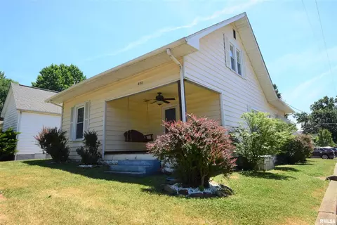 401 E 9th St, Johnston City, IL 62951 photo 1