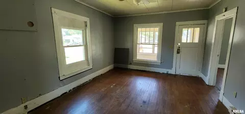 811 S Thomas St, Christopher, IL 62822 photo 11
