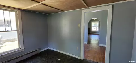 811 S Thomas St, Christopher, IL 62822 photo 20
