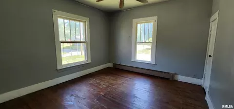 811 S Thomas St, Christopher, IL 62822 photo 10