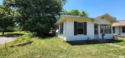 811 S Thomas St, Christopher, IL 62822 photo 3