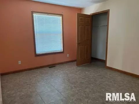 20407 Ewing Rd, Ewing, IL 62836 photo 4