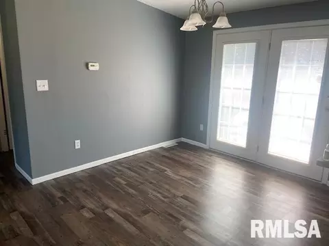 95 N College St, Ewing, IL 62836 photo 13