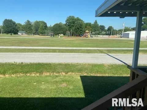 95 N College St, Ewing, IL 62836 photo 6