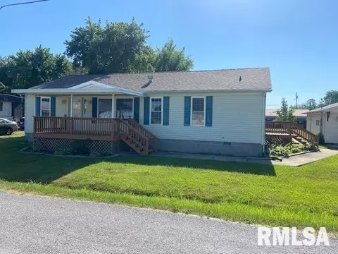 95 N College St, Ewing, IL 62836 photo 1