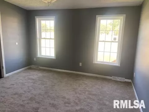 95 N College St, Ewing, IL 62836 photo 22