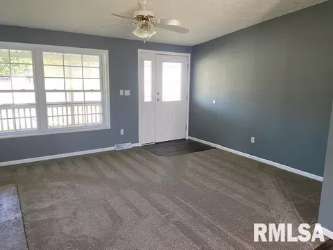 95 N College St, Ewing, IL 62836 photo 15