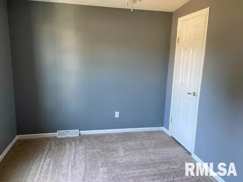 95 N College St, Ewing, IL 62836 photo 23