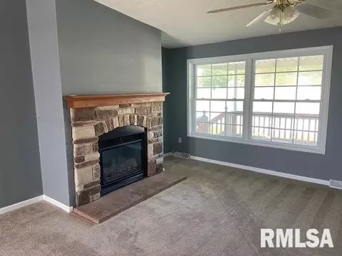 95 N College St, Ewing, IL 62836 photo 14