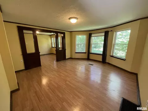 910 E Kell St, Centralia, IL 62801 photo 12