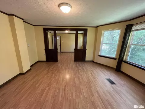 910 E Kell St, Centralia, IL 62801 photo 11