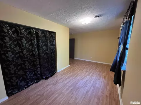 910 E Kell St, Centralia, IL 62801 photo 18