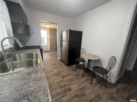 1319 S Elm St, Centralia, IL 62801 photo 3
