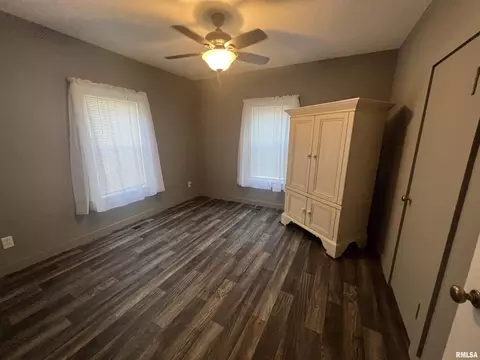 1319 S Elm St, Centralia, IL 62801 photo 6