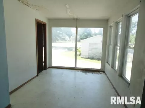 817 E Noleman St, Centralia, IL 62801 photo 9