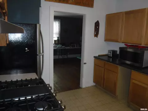 2143 N Cedar Ave, Salem, IL 62881 photo 6
