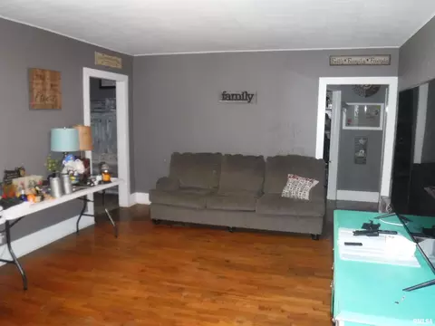 2143 N Cedar Ave, Salem, IL 62881 photo 4