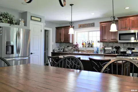 6 W Orchard Dr, Centralia, IL 62801 photo 8