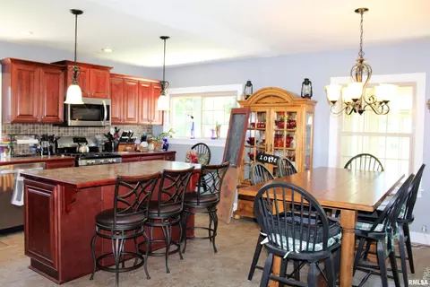 6 W Orchard Dr, Centralia, IL 62801 photo 7