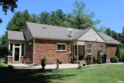 6 W Orchard Dr, Centralia, IL 62801 photo 2