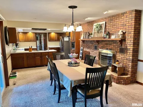700 E Callie St, Sesser, IL 62884 photo 21