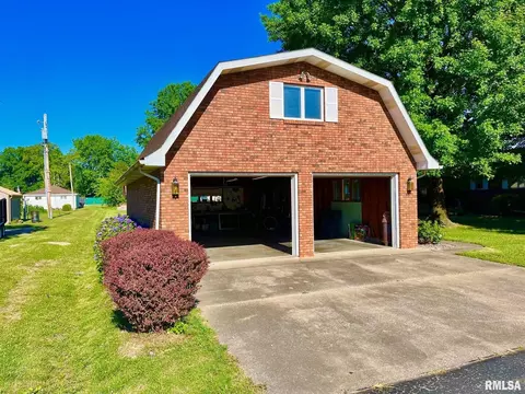 700 E Callie St, Sesser, IL 62884 photo 31