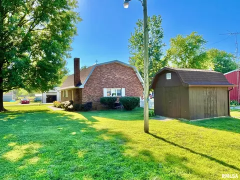 700 E Callie St, Sesser, IL 62884 photo 30