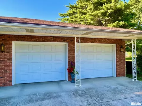 700 E Callie St, Sesser, IL 62884 photo 34