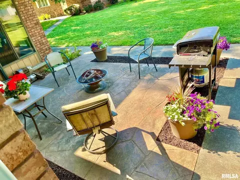 700 E Callie St, Sesser, IL 62884 photo 8