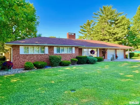 700 E Callie St, Sesser, IL 62884 photo 1