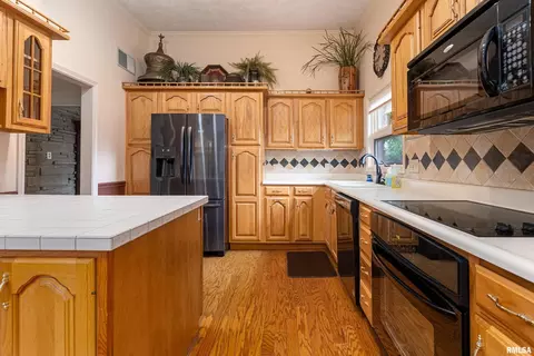 1907 Suzanne Dr, Marion, IL 62959 photo 11