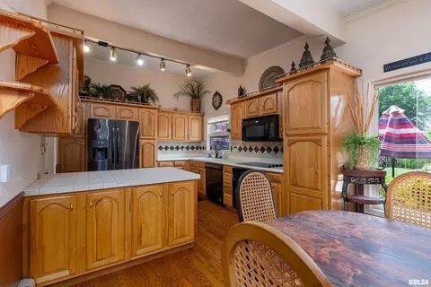 1907 Suzanne Dr, Marion, IL 62959 photo 10