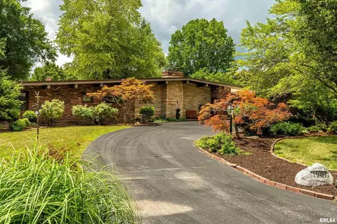 1907 Suzanne Dr, Marion, IL 62959 photo 2