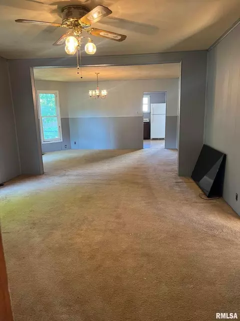 305 N Victor St, Christopher, IL 62822 photo 6