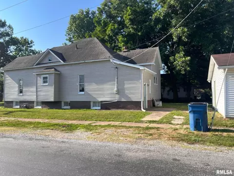 305 N Victor St, Christopher, IL 62822 photo 28
