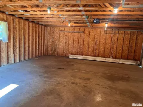 305 N Victor St, Christopher, IL 62822 photo 26