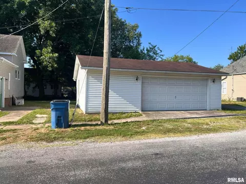 305 N Victor St, Christopher, IL 62822 photo 27