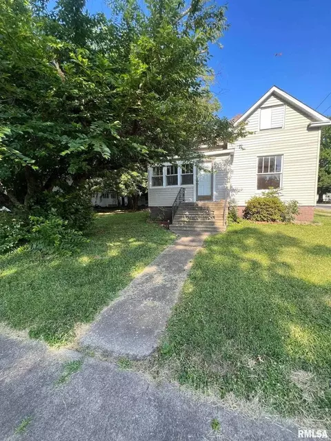 305 N Victor St, Christopher, IL 62822 photo 33