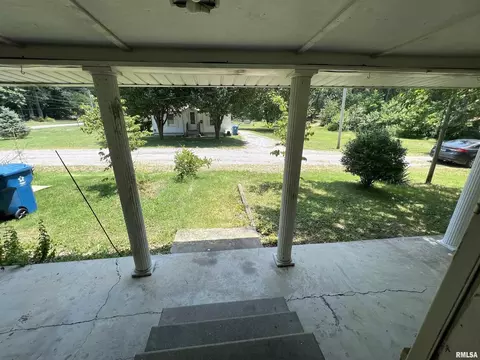 509 N 9th St, Benton, IL 62812 photo 3
