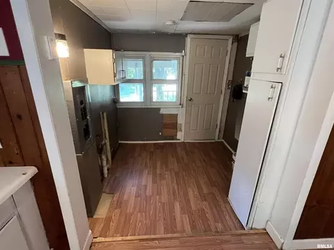 509 N 9th St, Benton, IL 62812 photo 17