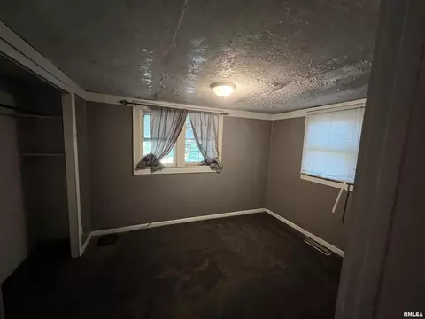 509 N 9th St, Benton, IL 62812 photo 34