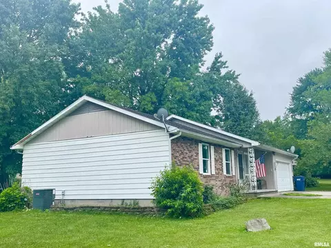 210 E Johnson St, Valier, IL 62891 photo 3