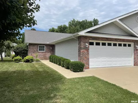 508 Villa Dr, Marion, IL 62959 photo 1