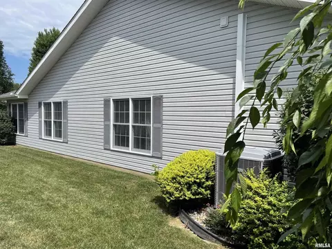 508 Villa Dr, Marion, IL 62959 photo 4