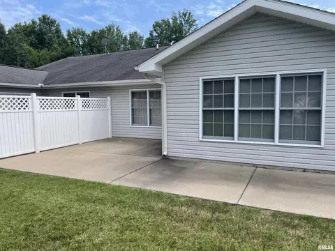 508 Villa Dr, Marion, IL 62959 photo 2