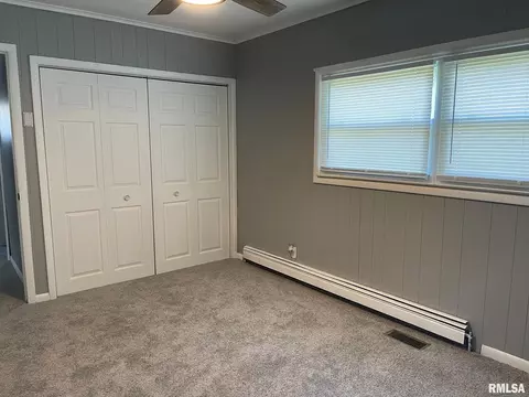 715 E Taylor St, Benton, IL 62812 photo 28