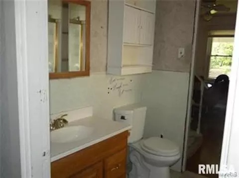 208 E 2nd St, Sparta, IL 62286 photo 8